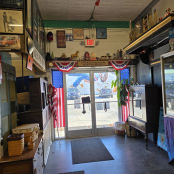 Charlotte's Web Antique Mall - The front door viewed from the inside of the Antiques Mall. - Antiques Near Me - Salem, Virginia