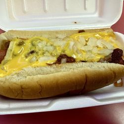 Teddy's Red Hots - Chili cheese dog