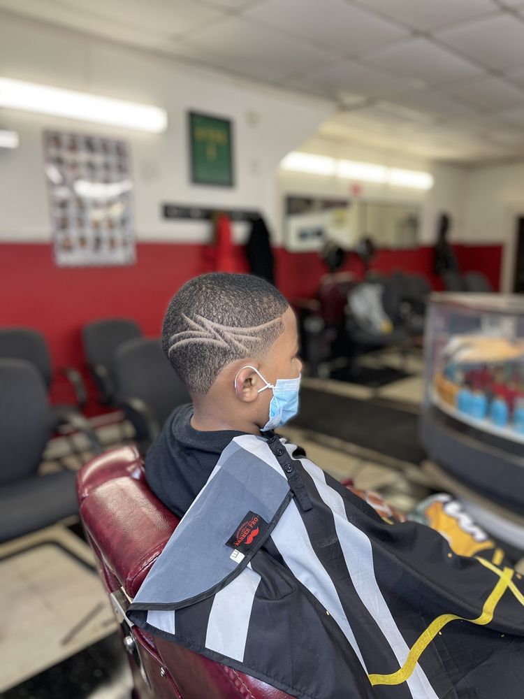 Montello Barber Shop Logo