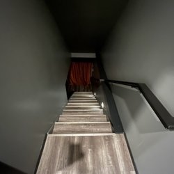 Easy Tiger - Entrance going downstairs