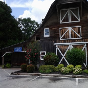 Brooksie's Barn - Southern Near Me - Jackson, Tennessee