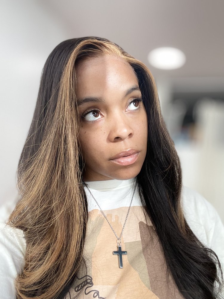 Charlie London Hair Logo