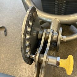 City Sports Club - Lat pull down machine