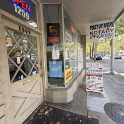 Post 'N More - Street entrance