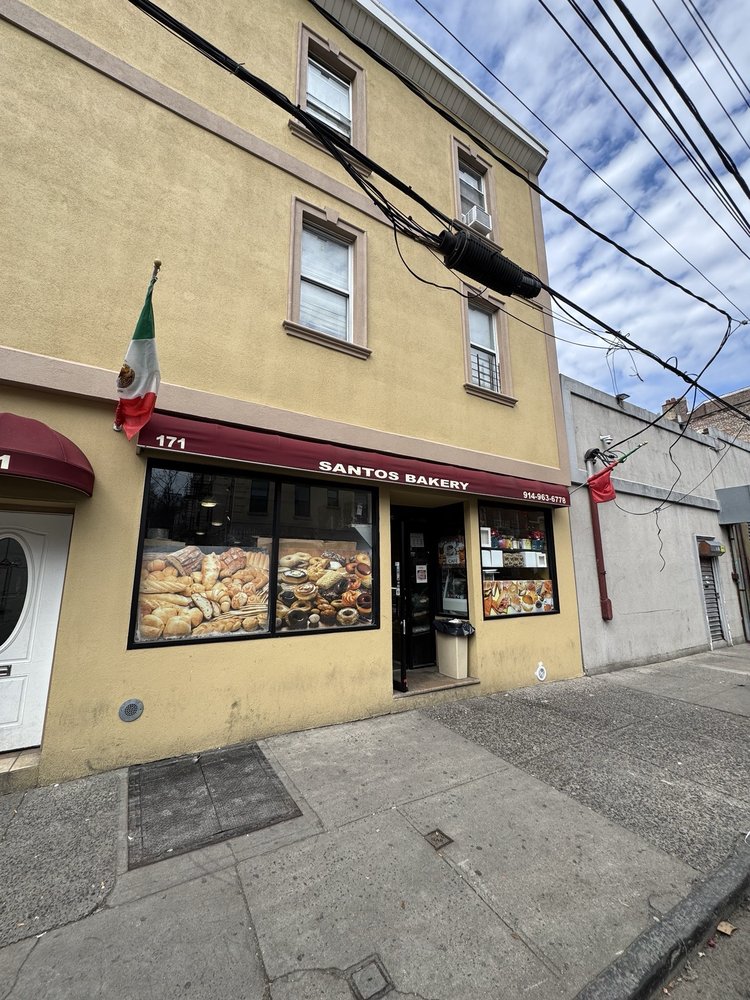 Santos Bakery Logo