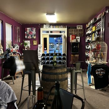The Clandestino - Interior - Beer, Wine & Spirits Near Me - Mount Shasta, California