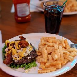 Seamus McDaniel's - Bacon blue cheese burger without bun