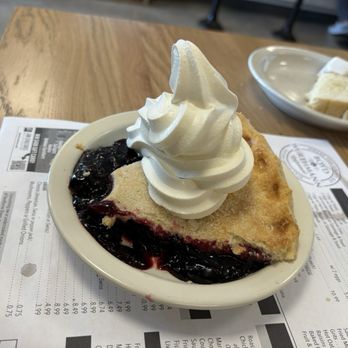 Boyd & Wurthmann Restaurant - Black raspberry pie and vanilla ice cream - Desserts Near Me - Berlin, Ohio Boyd & Wurthmann Restaurant - Black raspberry pie and vanilla ice cream - Desserts Near Me - Berlin, Ohio