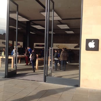 Apple Store - Entrance - Computers Near Me - Edinburgh, MLN