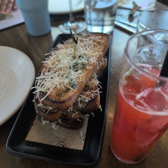 OLIVIA - Garlic bread - Italian Near Me - Tampa, Florida OLIVIA - Garlic bread - Italian Near Me - Tampa, Florida
