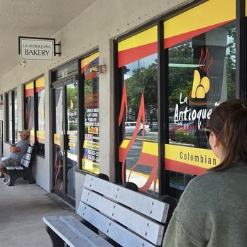 La Antioquena - Colombian Near Me - Pembroke Pines, Florida