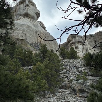Mount Rushmore National Memorial - George Washington and Abraham Lincoln - Landmarks & Historical Buildings Near Me - Keystone, South Dakota