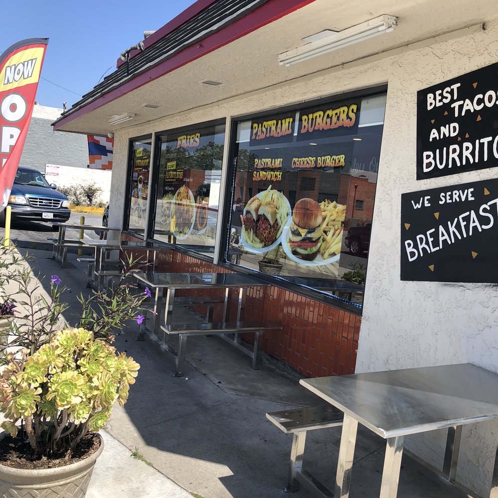 The Broadway Burger - Outdoor seating - Burgers Near Me - Glendale, California