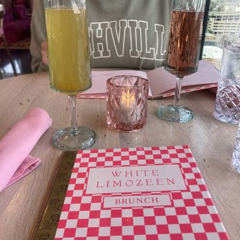White Limozeen - Mimosas - Cocktail Bars Near Me - Nashville, Tennessee