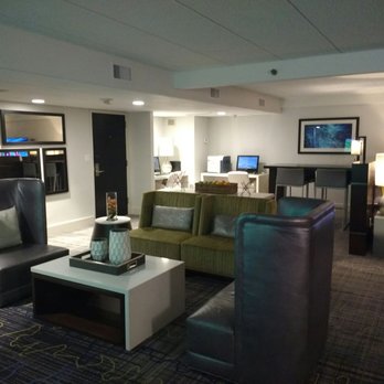 Sheraton Bloomington Hotel - Club Lounge. Very nice and large - Hotels Near Me - Bloomington, Minnesota
