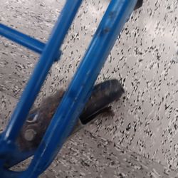 Ross Dress for Less - Dust buddies all over bottom of cart