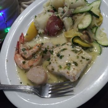 St Augustine Fish Camp - Broiled seafood platter (split portion) - Seafood Near Me - St Augustine, Florida