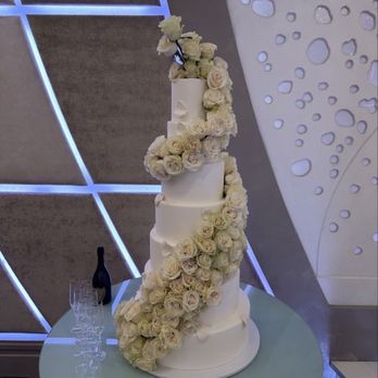Roobina's Cake - Bakeries Near Me - Glendale, California