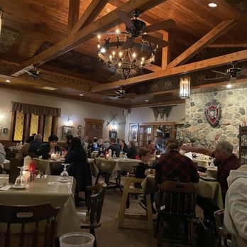 MJ Stevens - Dining rm - American Near Me - Hartford, Wisconsin MJ Stevens - Dining rm - American Near Me - Hartford, Wisconsin