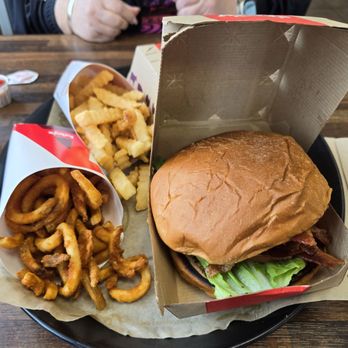 Arby's - BLT - Fast Food Near Me - Saint Louis, Missouri