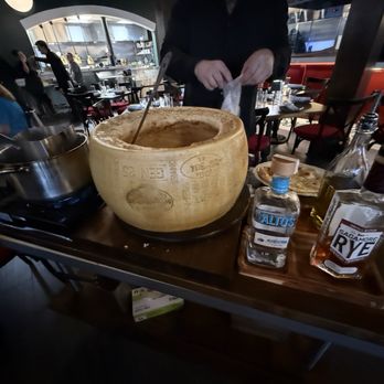 Otis Seafood House - Wine Bars Near Me - New Orleans, Louisiana