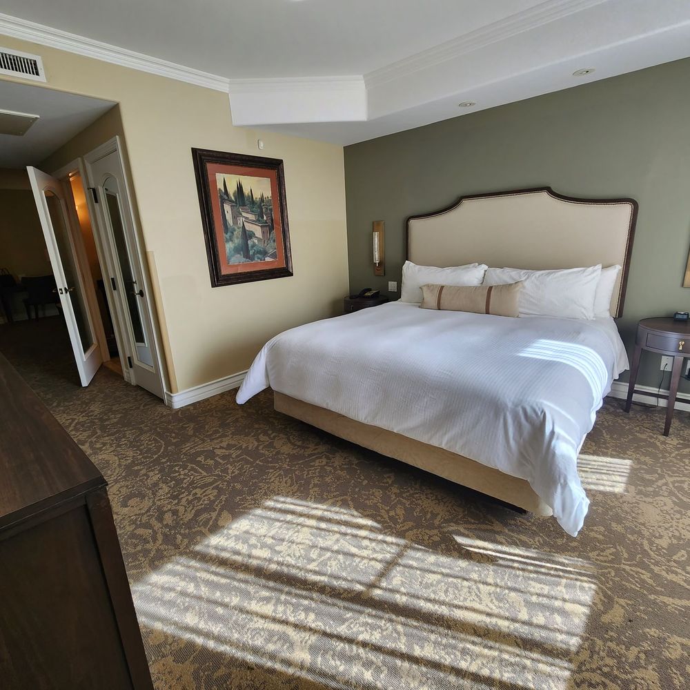 Bellasera Hotel & Suites Paso Robles, Tapestry by Hilton - Room - Hotels Near Me - Paso Robles, California