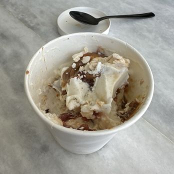 Lilly's Munchies - Desserts Near Me - Miami, Florida