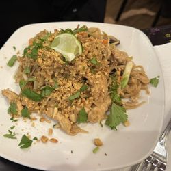 Pasong's Cafe - Pad Thai