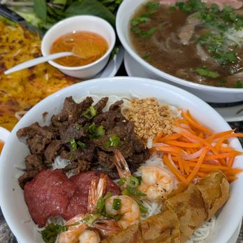 Nha Hang Viet Nam - Vietnamese Near Me - Chicago, Illinois
