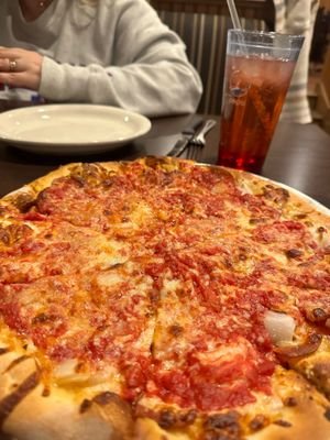 Santarpio's Pizza by null