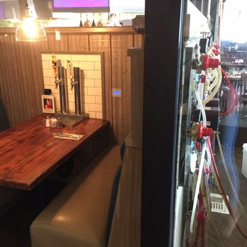 Bumbleberry Flats - There is a functional tap at your table!!!! Effing awesome! - American Near Me - Laughlin, Nevada Bumbleberry Flats - There is a functional tap at your table!!!! Effing awesome! - American Near Me - Laughlin, Nevada