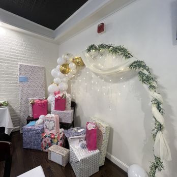 Eleni's Restaurant - Greek Near Me - Woburn, Massachusetts