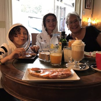 Café de la Luz - Salmon - Coffee & Tea Near Me - Madrid, M