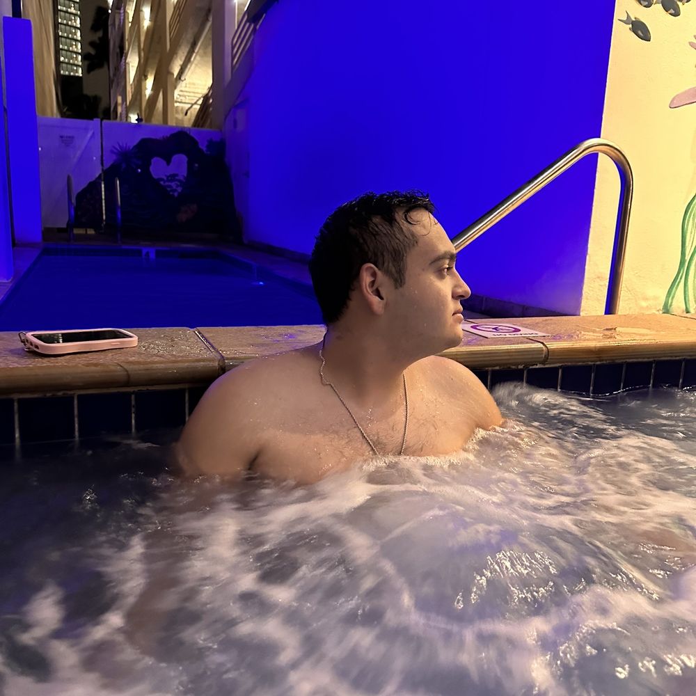 Waikiki Malia - And a pool, and a spa - Hotels Near Me - Honolulu, Hawaii