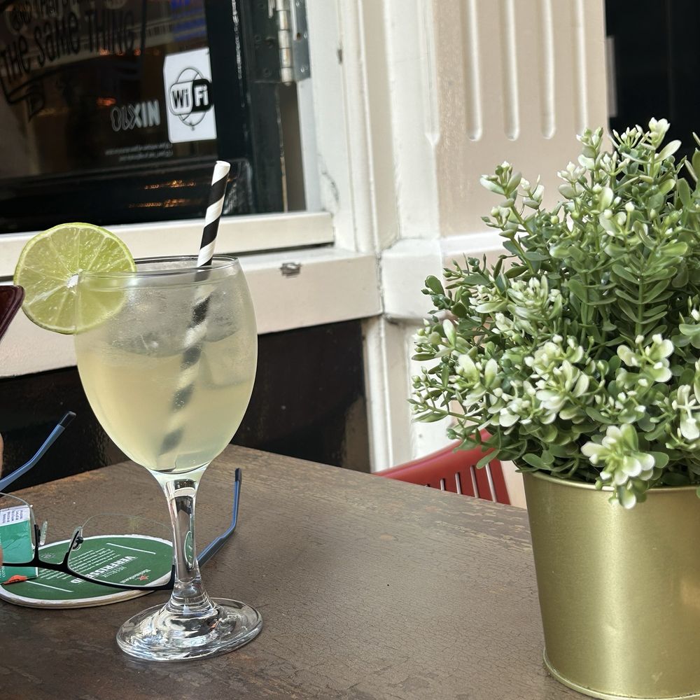 Cuddle Pub - Limoncello spritzer - Gastropubs Near Me - Amsterdam, New Hampshire Cuddle Pub - Limoncello spritzer - Gastropubs Near Me - Amsterdam, New Hampshire