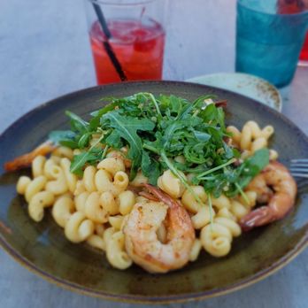 Downriggers - Mac and cheese with spicy shrimp. Loved it - American Near Me - Friday Harbor, Washington