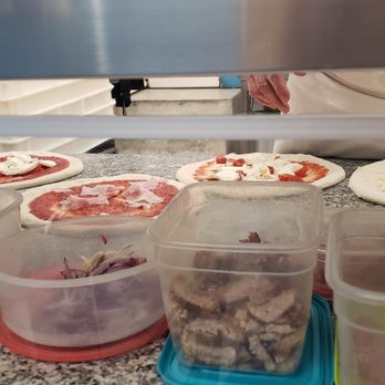 Divina Margherita Pizza - Pizza Near Me - Florence, FI