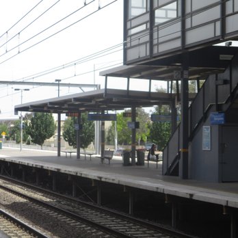 Watergardens Railway Station - Platform - Train Stations Near Me - Sydenham, VIC