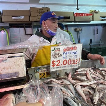 Jmart - Whiting: $2 for 3 lbs but tried to charge $2.67/lbs - International Grocery Near Me - Brooklyn, New York