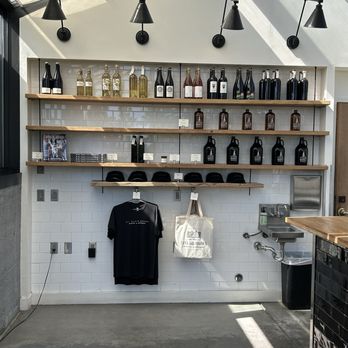 St Clair Brown Winery & Brewery - Gift shoppe - Breweries Near Me - Napa, California St Clair Brown Winery & Brewery - Gift shoppe - Breweries Near Me - Napa, California