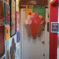 Crabby Dick's Ice Cream Parlor