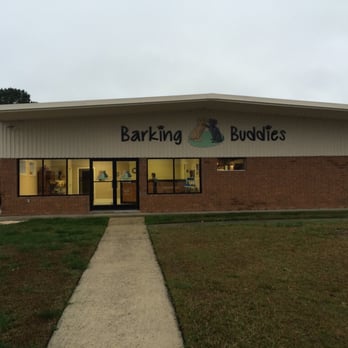 Barking Buddies - Outside of building - Pet Sitting Near Me - Greenville, North Carolina Barking Buddies - Outside of building - Pet Sitting Near Me - Greenville, North Carolina
