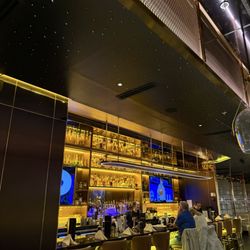 Green Papaya - Bar area is pretty