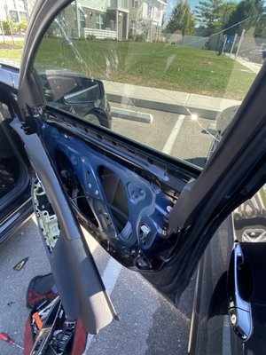 Side Door and WIndow Glass Replacements - Need a quick fix for your side door glass? We’ve got you covered! Our experienced team offers fast, professional replacement with high-quality materials. Drive with confidence and style again! Side Door and WIndow Glass Replacements - Need a quick fix for your side door glass? We’ve got you covered! Our experienced team offers fast, professional replacement with high-quality materials. Drive with confidence and style again!
