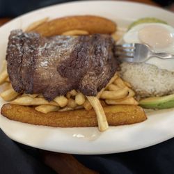 Shark’s Peruvian Cuisine - Bistek a lo pobre