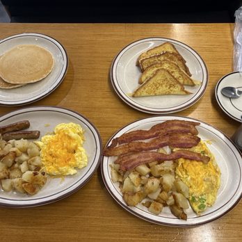 Fairbanks Restaurant - Fairbanks Breakfast Special - Diners Near Me - Winter Park, Florida