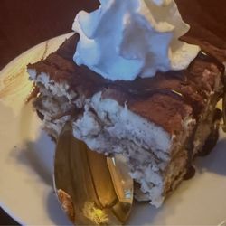 Wakefield Inn Restaurant - Tiramisu $12