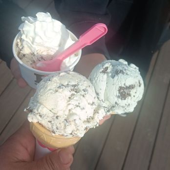 Baskin Robbins - Chocolate chip cake cone for me mint chip cake cake cone and 1 scoop chocolate chip in a cup with whip cream - Ice Cream & Frozen Yogurt Near Me - Alameda, California