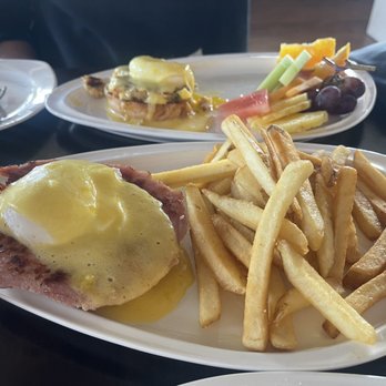 Cafe Le Reve - Breakfast & Brunch Near Me - Riverside, California