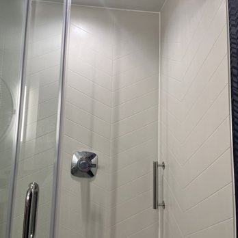 Fairfield by Marriott Inn & Suites South Kingstown Newport Area - Nice bathroom - Hotels Near Me - South Kingstown, Rhode Island Fairfield by Marriott Inn & Suites South Kingstown Newport Area - Nice bathroom - Hotels Near Me - South Kingstown, Rhode Island
